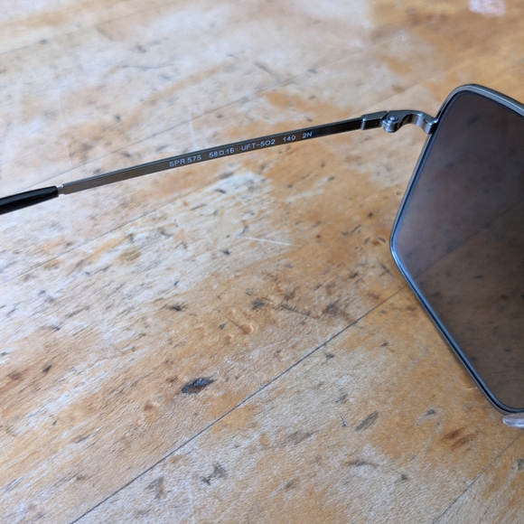 PRADA sunglasses ✨HOST PICK✨ - Picture 6 of 11